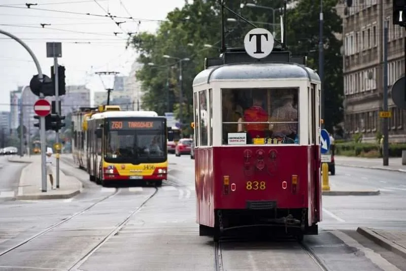 warsaw-tourist-tram